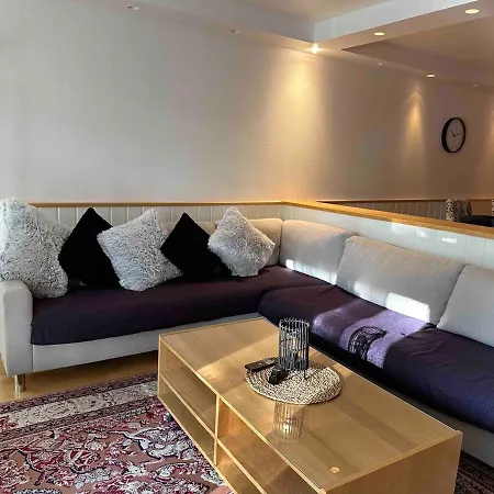 Large And Family-friendly With Heating And Terrace *