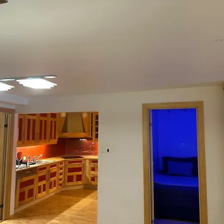 Leilighet Large And Family-friendly With Heating And Terrace *