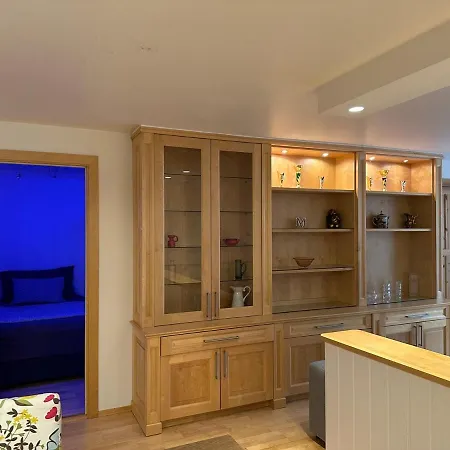 Large And Family-friendly With Heating And Terrace Leilighet