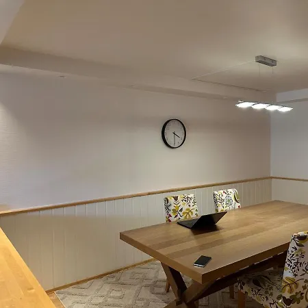 Leilighet Large And Family-friendly With Heating And Terrace *